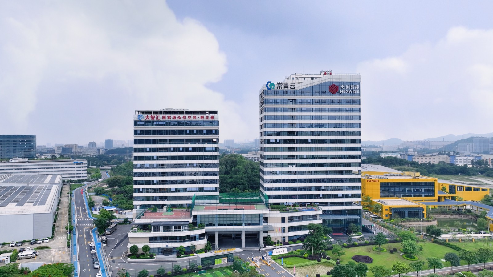 星空电竞大厦（晴天）